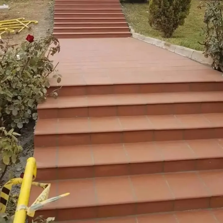 Bahçe merdiveninde cotto basamak ve rıht uygulaması